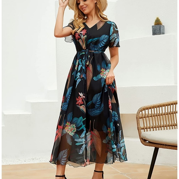 Flowy Floral Dress - Picture 9 of 11